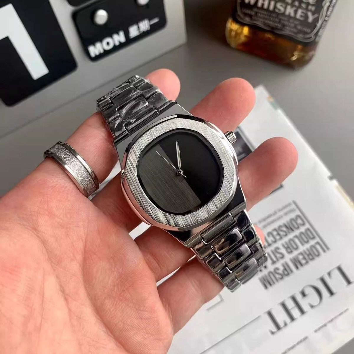 Jam Tangan Quartz Pria Logo Ku - Luxury Watch Logos ulasan dan harga